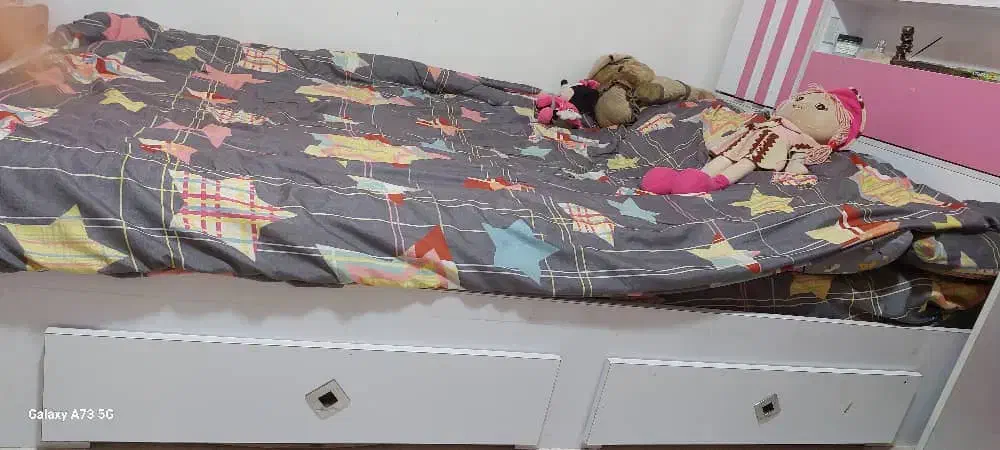 تخت خواب و کتابخانه کشو دار ندجوان|تخت و سرویس خواب|رشت, گیل|دیوار