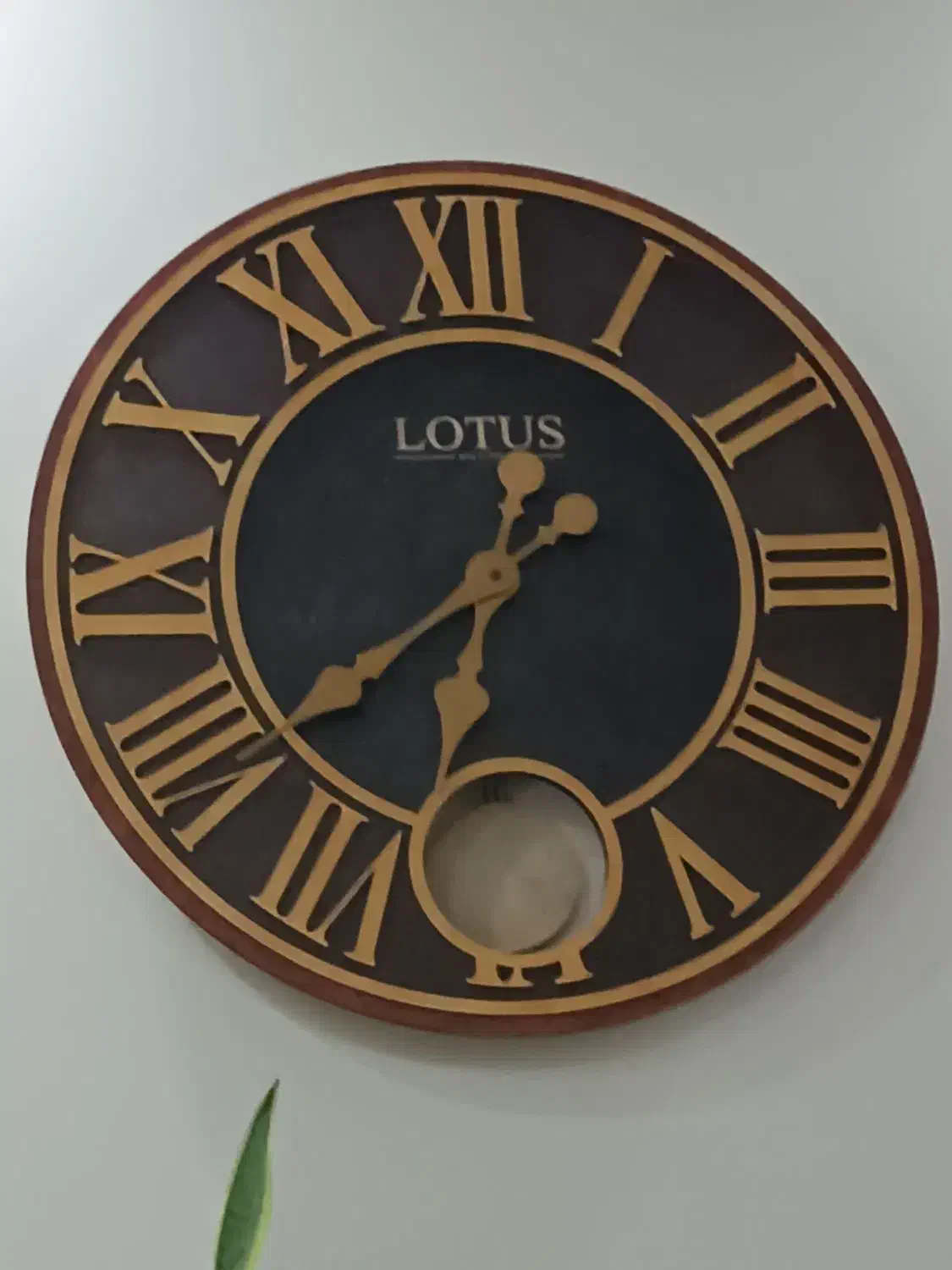 ساعت سالم و در حد نو با اعداد رومی|ساعت دیواری و تزئینی|تهران, افسریه شمالی|دیوار