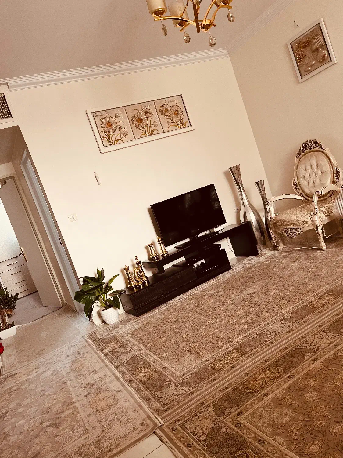 ۶۵متری سند دار زیر قیمت واقع در منطقه ۱۸|فروش آپارتمان|تهران, شهرک صادقیه|دیوار