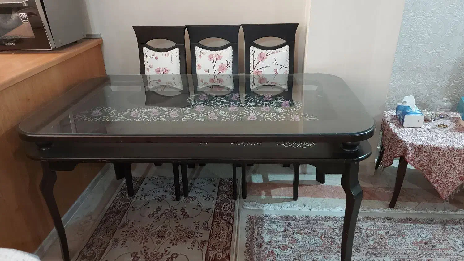 میز ناهار خوری ۶ نفره در حد نو،۲طبقه. شیشه خور|میز و صندلی غذاخوری|تهران, جنت‌آباد جنوبی|دیوار