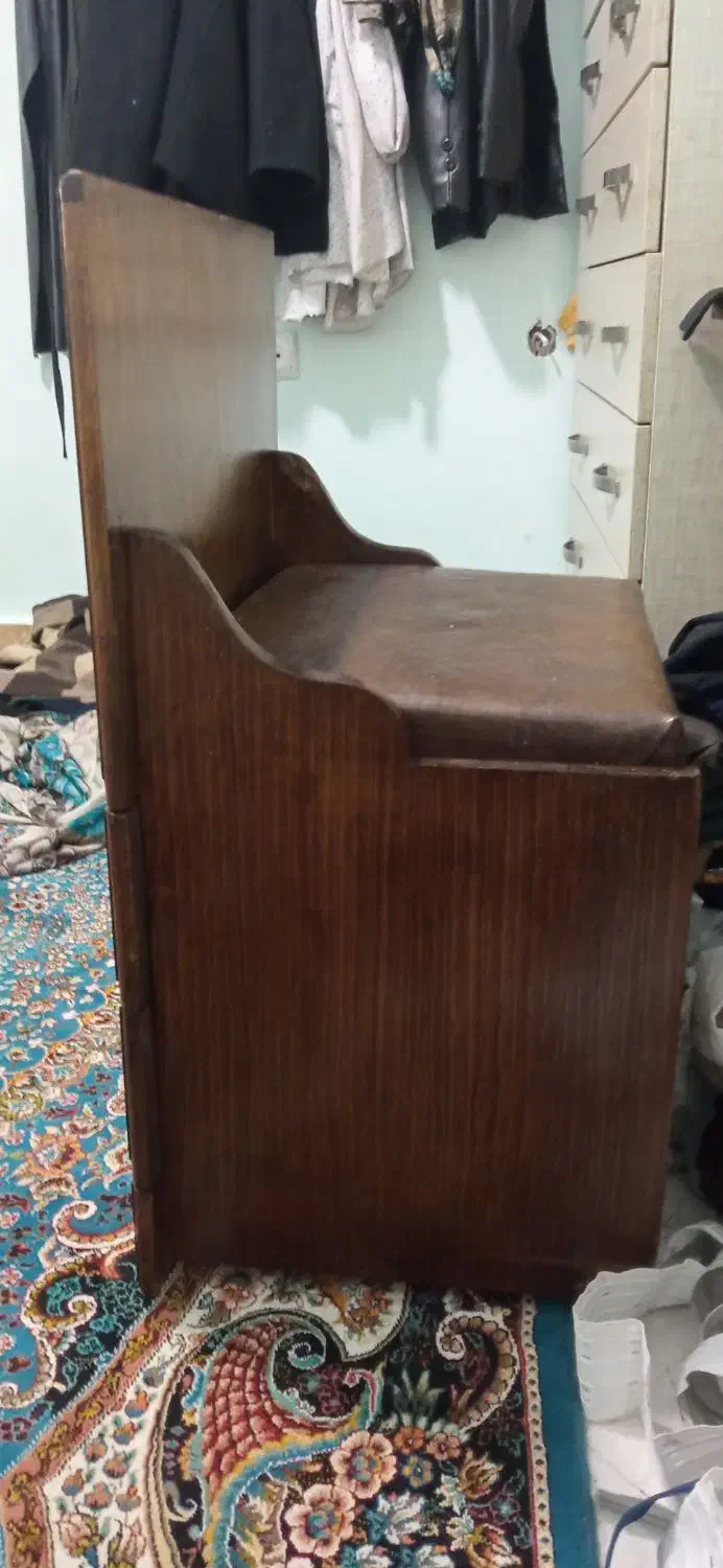 صندلی چوبی|صندلی و نیمکت|نظرآباد, شهرک سید جمال الدین|دیوار