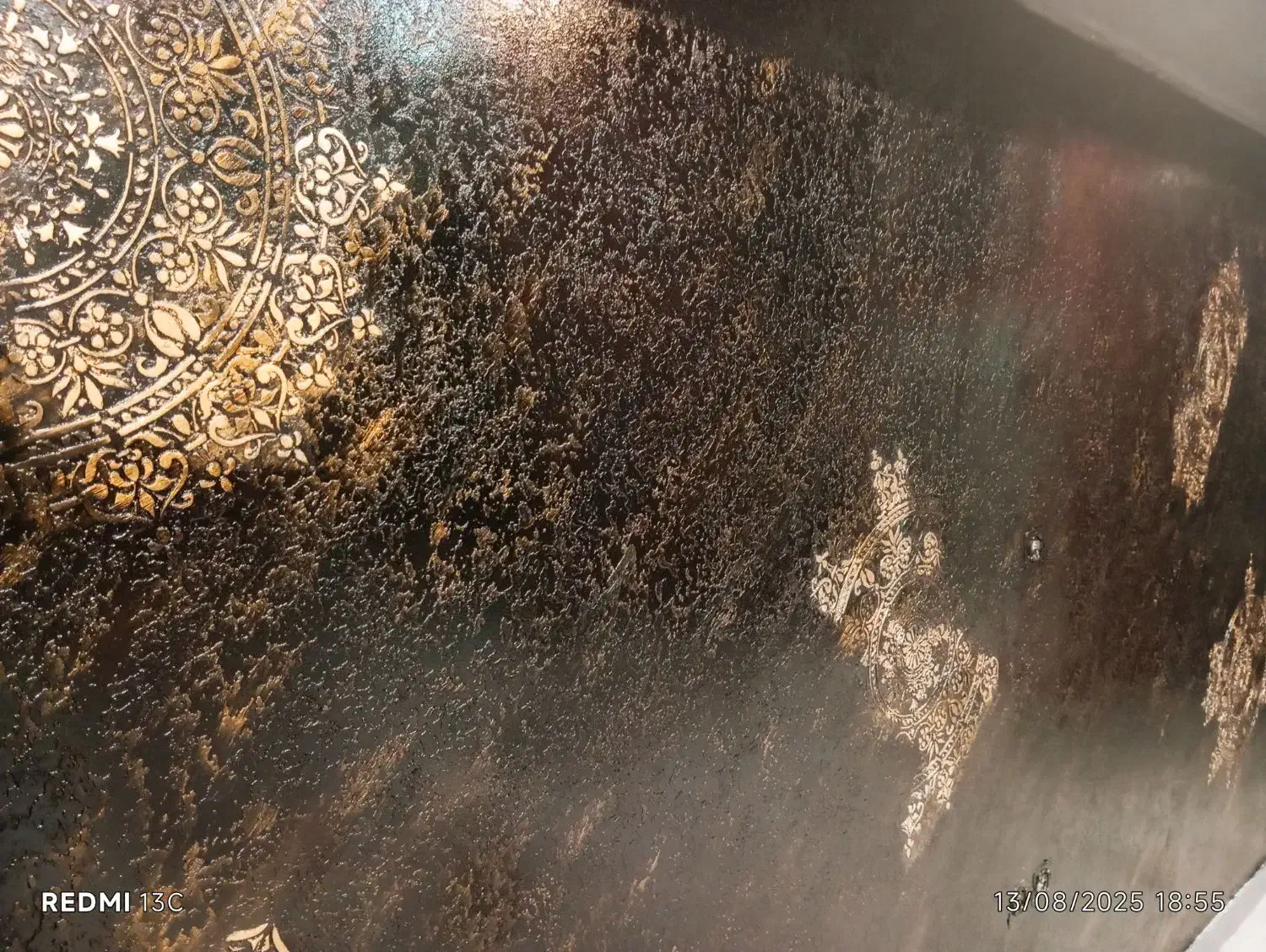 نقاشی ساختمان میکروسمنت پتینه کمترین دستمزد|خدمات پیشه و مهارت|اصفهان, تخت فولاد|دیوار