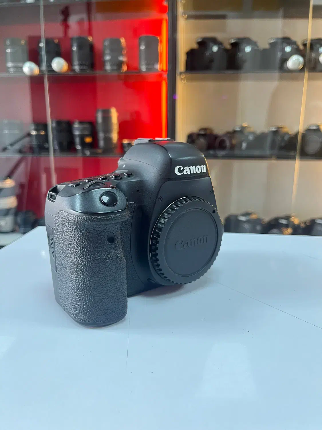 دوربین کنون 6d mark ii با قیمت شگفت انگیز|دوربین عکاسی و فیلم‌برداری|کرج, گلشهر|دیوار