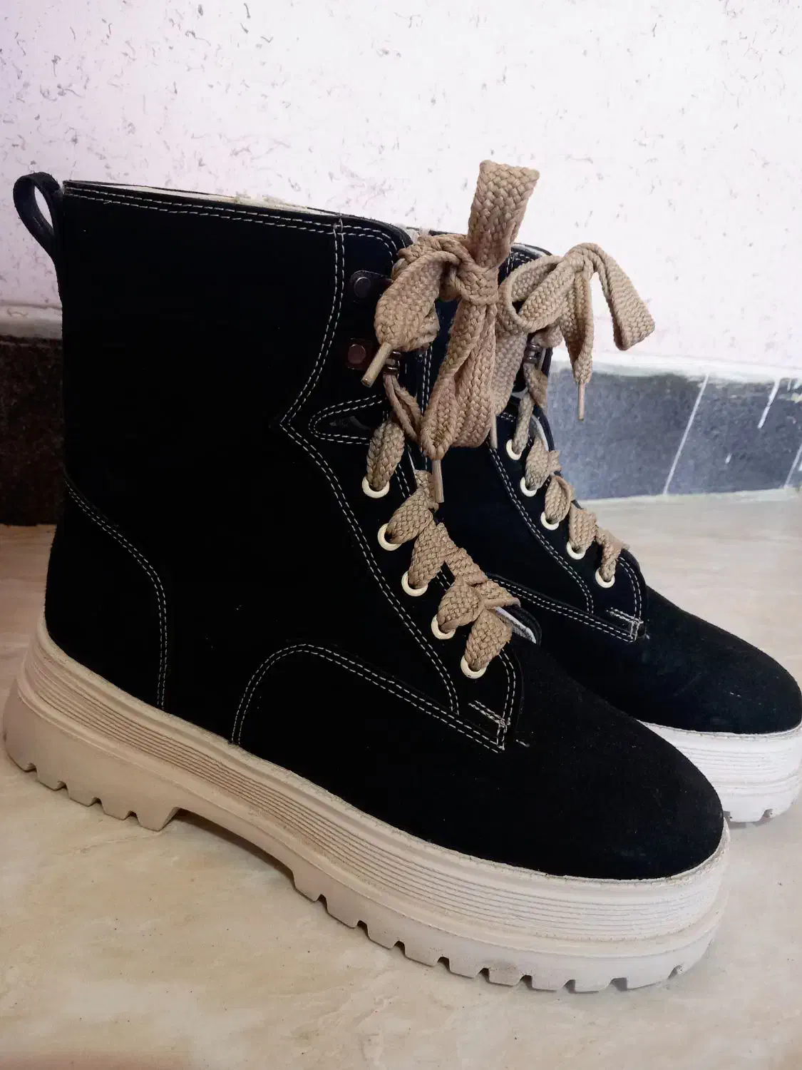 کفش|کیف، کفش، کمربند|سقز, |دیوار