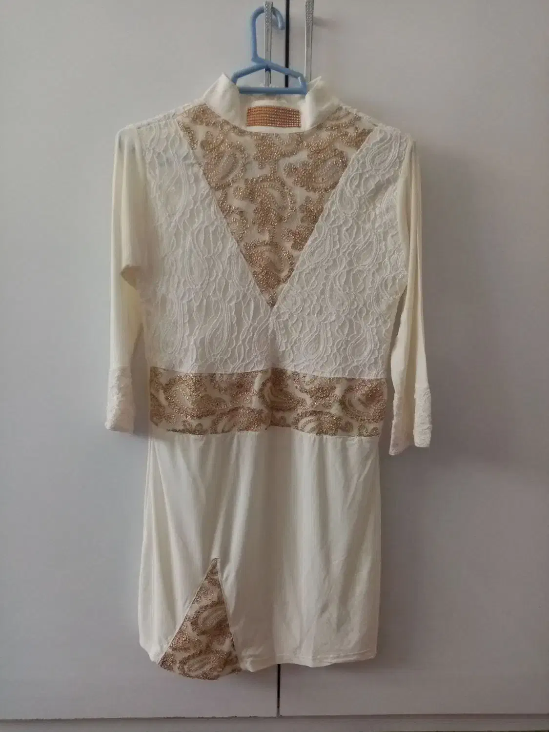 لباس بچگانه درحد نو|کفش و لباس بچه|تربتحیدریه, منظر|دیوار