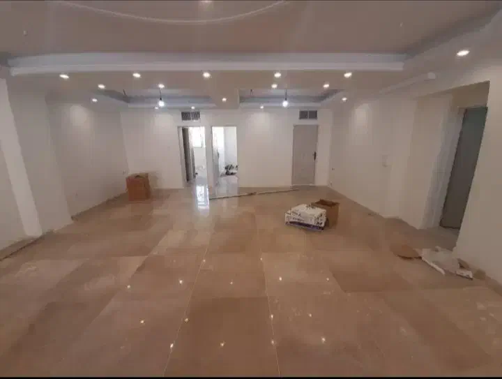 150متر طبقه اول نوساز فول امکانات م باغچه بیدی