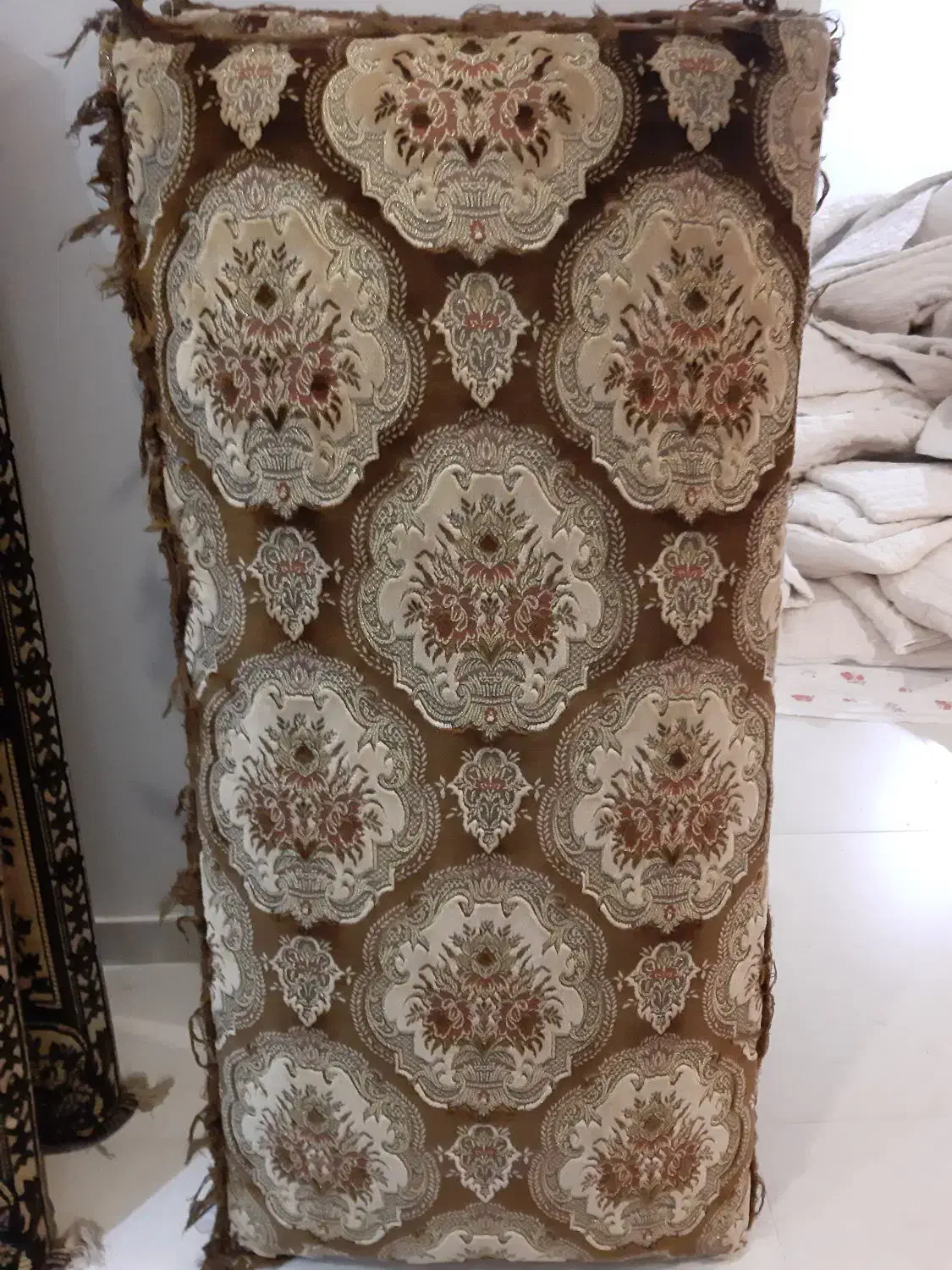 سه جفت پشتی و دو تا فرش راهرو|فرش|ارومیه, |دیوار