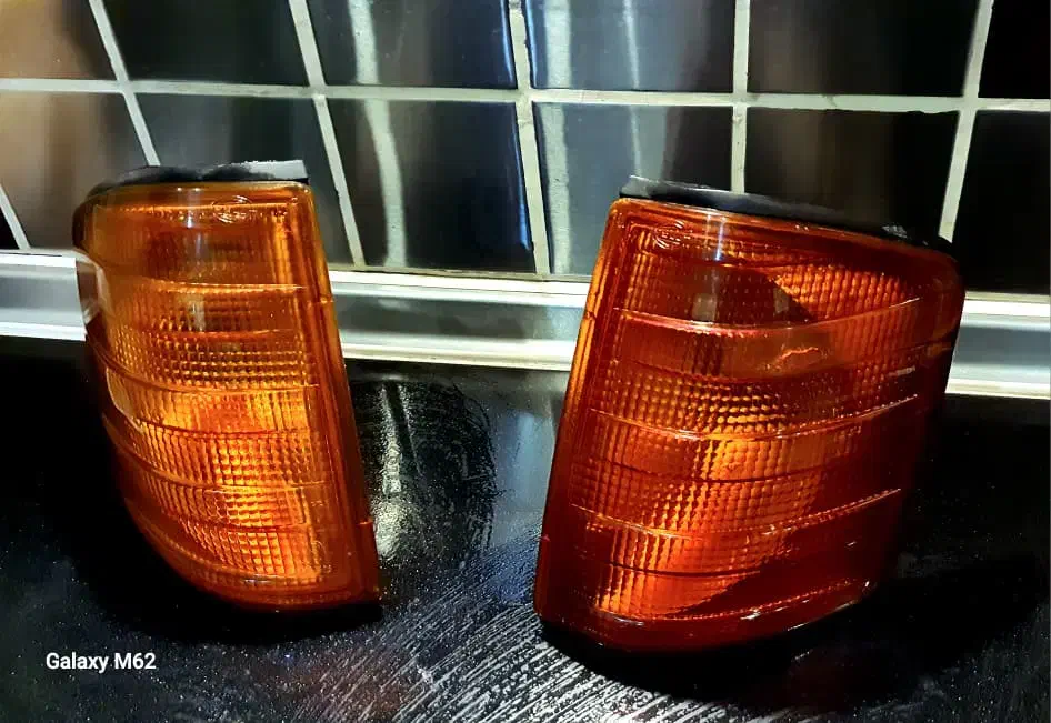 چراغ راهنما بنز W 201 اطاق ۱۹۰|قطعات یدکی و لوازم جانبی|تهران, مجیدیه|دیوار