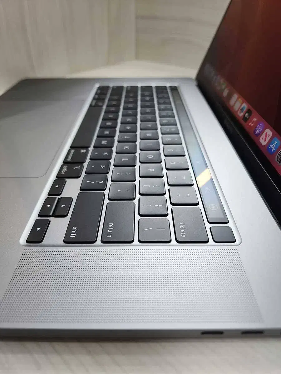مک بوک Core i9 با گرافیک ۸ گیگ و ۶۴ گیگ رم|رایانه همراه|زنجان, |دیوار