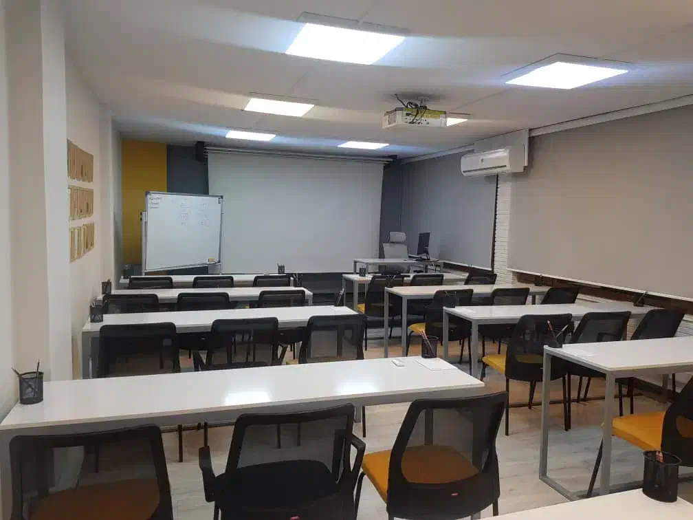 اجاره فضای آموزشی|اجارهٔ کوتاهمدت دفتر کار و فضای آموزشی|تهران, عباسآباد|دیوار