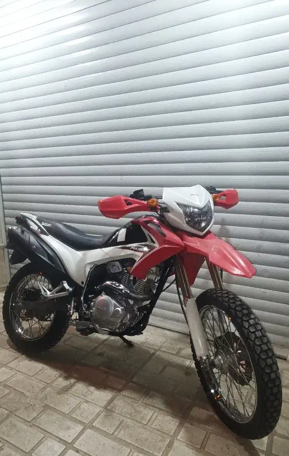 تریل پرواز 200|موتورسیکلت|بروجرد, |دیوار