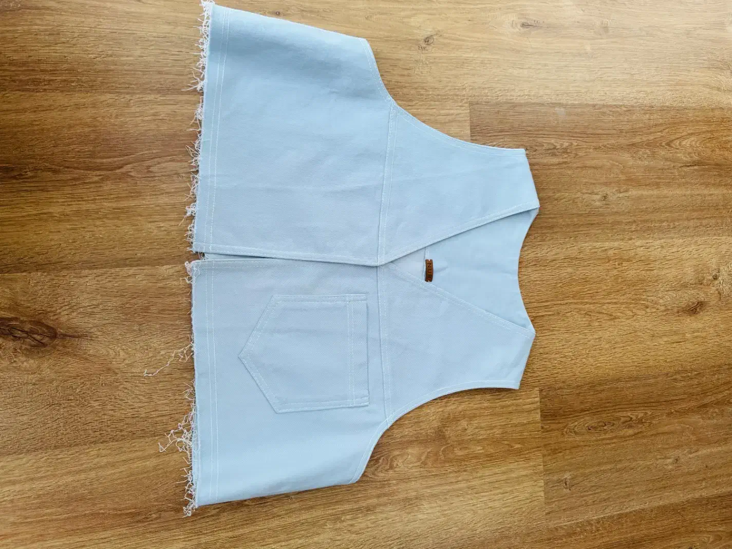 جلیقه کراپ|لباس|بوئین زهرا, |دیوار