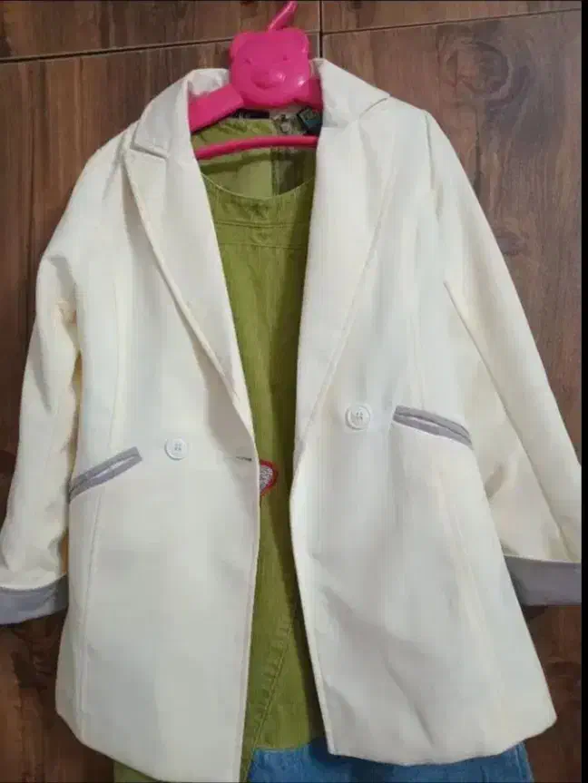 کاپشن|کفش و لباس بچه|مشهد, فرهنگیان (شهرک غرب)|دیوار