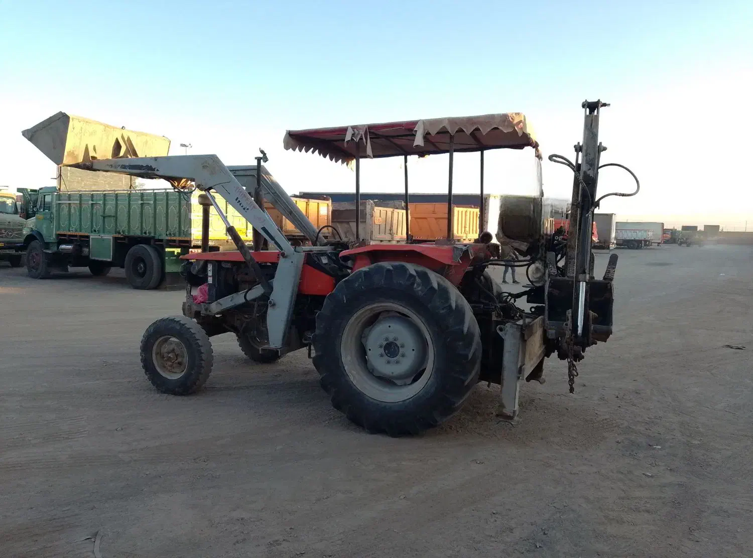 بیل مکانیکی آماده کار خاکبرداری،چاله زدن،تخریب|خدمات پیشه و مهارت|سبزوار, جهاد کشاورزی|دیوار