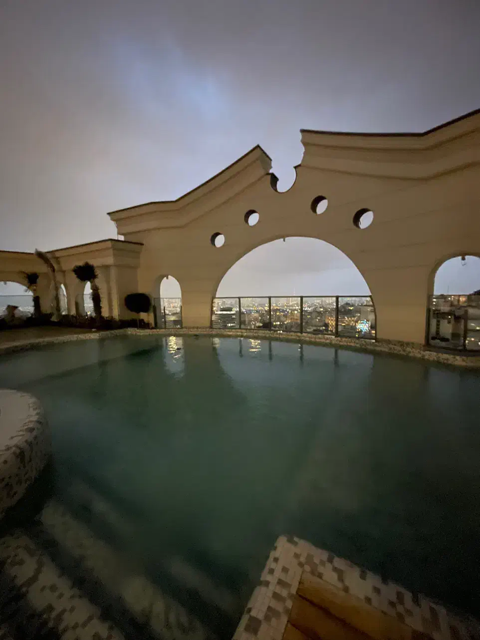 ۵۰۰ و ۲۵۰ متری تاپ لوکیشن زعفرانیه/برج کلاسیک