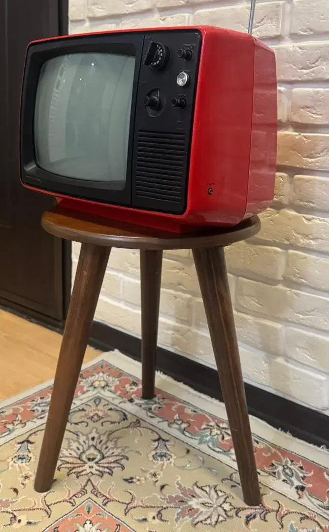 فروش تلویزیون 14 اینچ توشیبا نوستالژیک کاملا سالم|تلویزیون و پروژکتور|تهران, باغ خزانه|دیوار