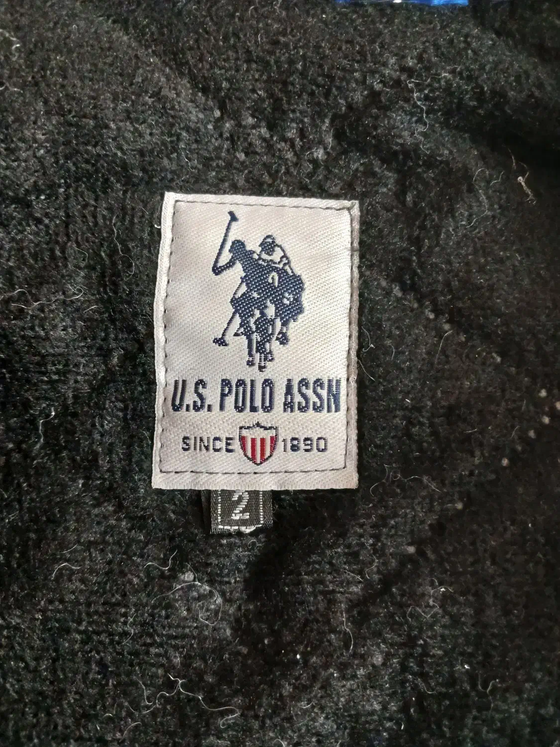 کاپشن|لباس|گلبهار, شهر جدید گلبهار|دیوار