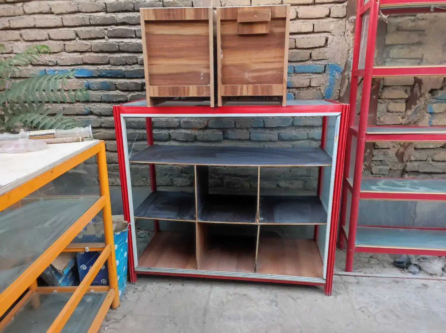 ویترین بزرگ و کوچک دو عدد|بوفه، ویترین، کنسول|کرمانشاه, |دیوار