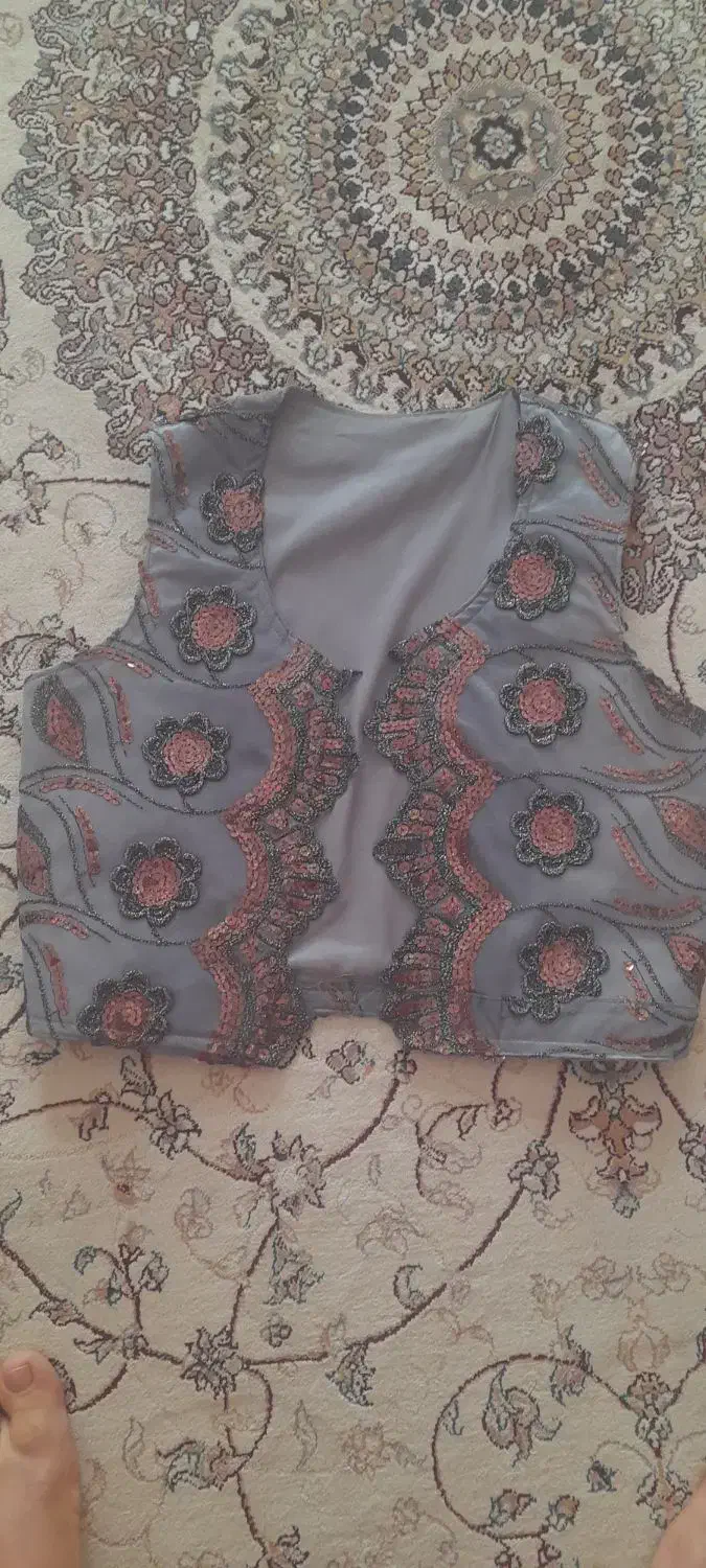 سلطه ساتن سیمدوزی وسخمه طوسی|لباس|مریوان, |دیوار