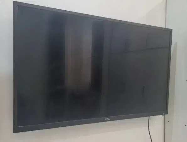 تلوزیون ۳۲ TCL|تلویزیون و پروژکتور|بندر انزلی, چهارفریضه|دیوار