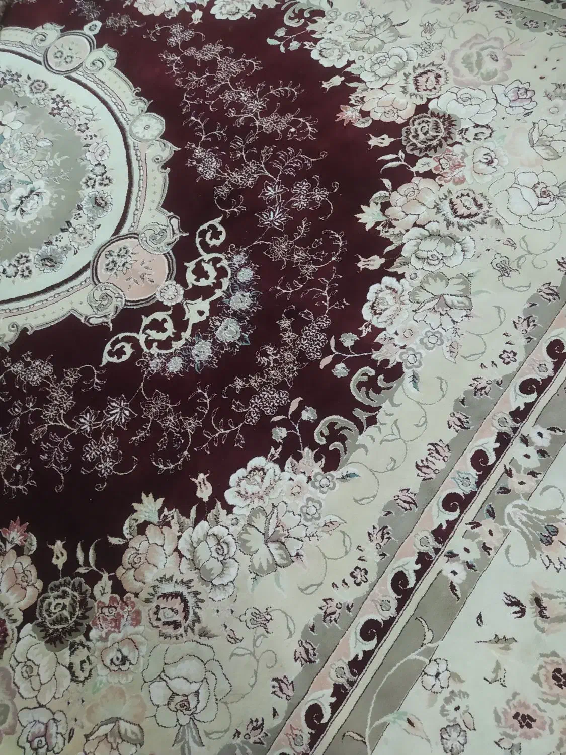 یک تخته فرش ۱۲متری زرشکی کرم بفروش میرسد|فرش|زابل, |دیوار