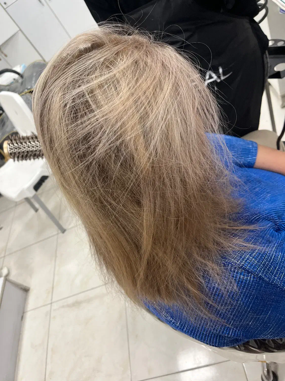 مدل رایگان رنگ و لایت|خدمات آرایشگری و زیبایی|مشکیندشت, |دیوار