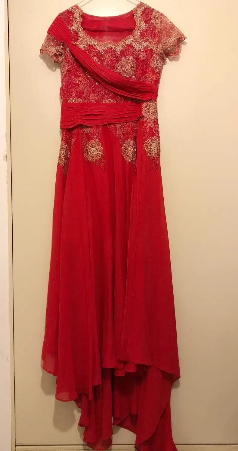 پیراهن مجلسی پر کار|لباس|مراغه, |دیوار