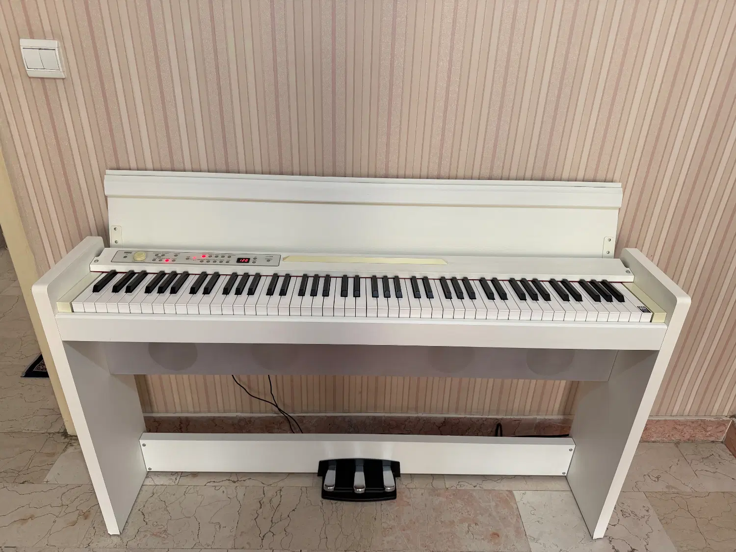پیانو Korg LP380|پیانو، کیبورد، آکاردئون|تهران, فردوس|دیوار