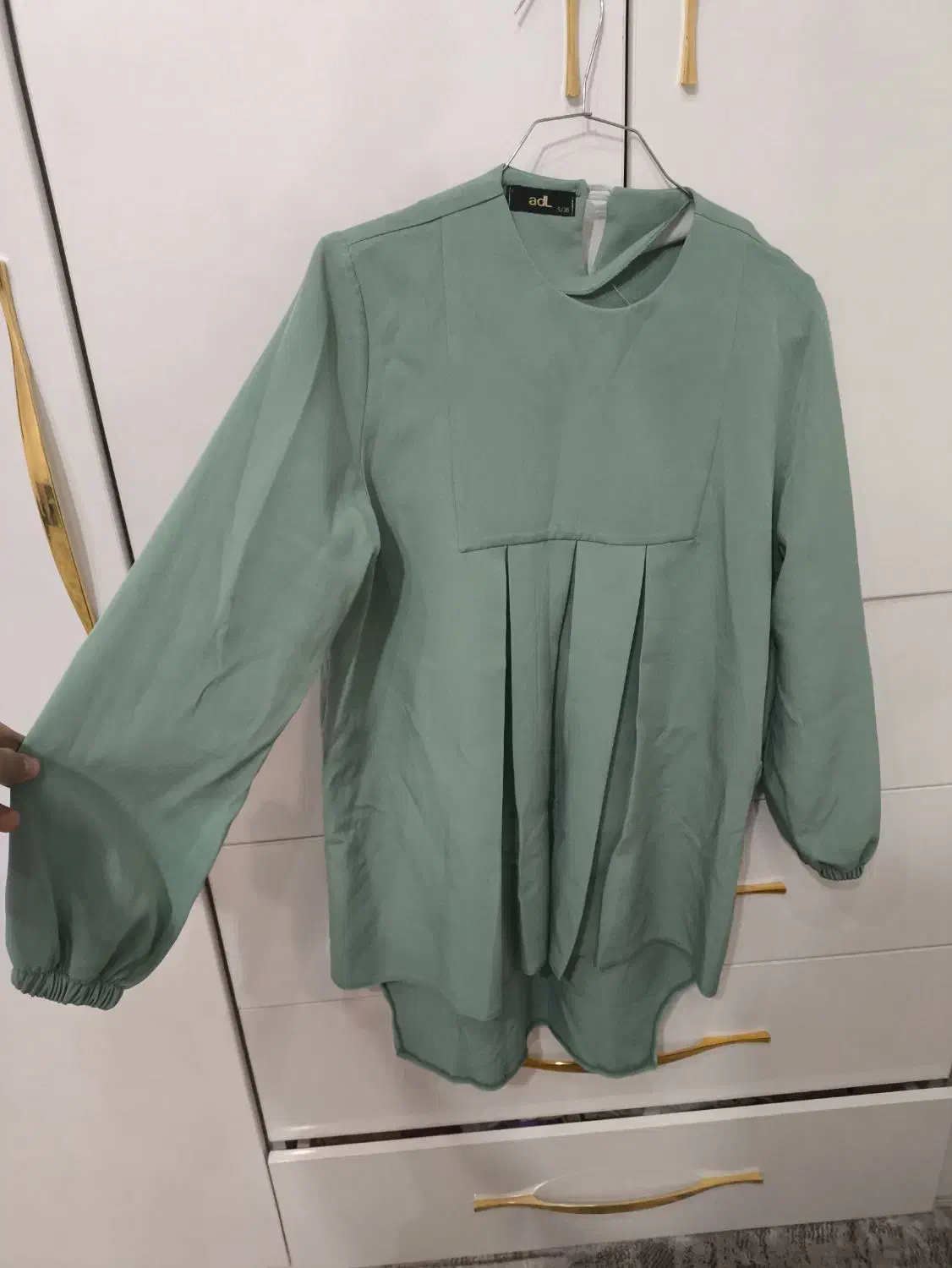 شومیز اور سبز آبی|لباس|پردیس, فاز ۸|دیوار