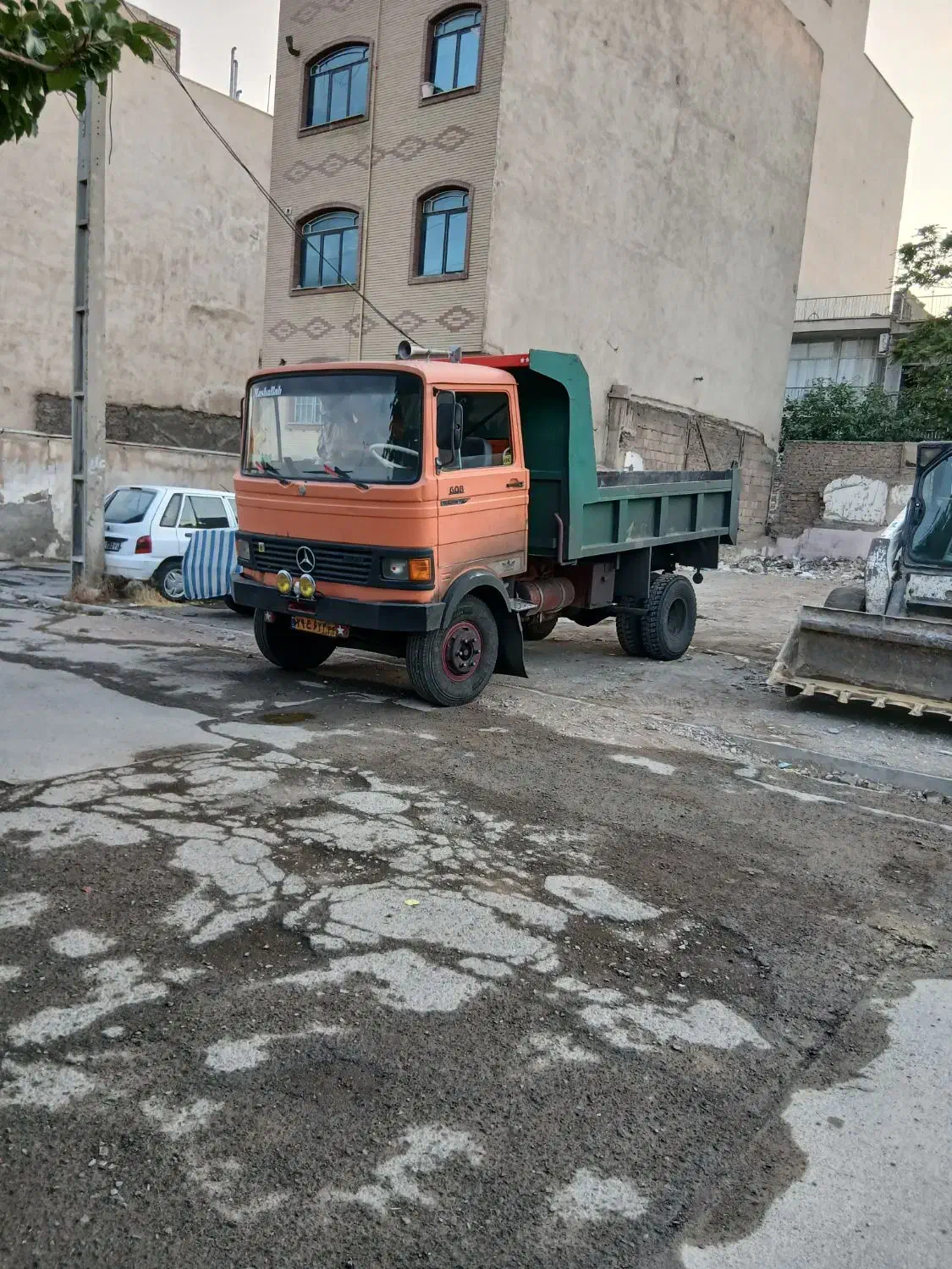 حمل نخاله وخاکبرداری توسط بابکت وخاور کارگر|خدمات حمل و نقل|تهران, بلوار کشاورز|دیوار
