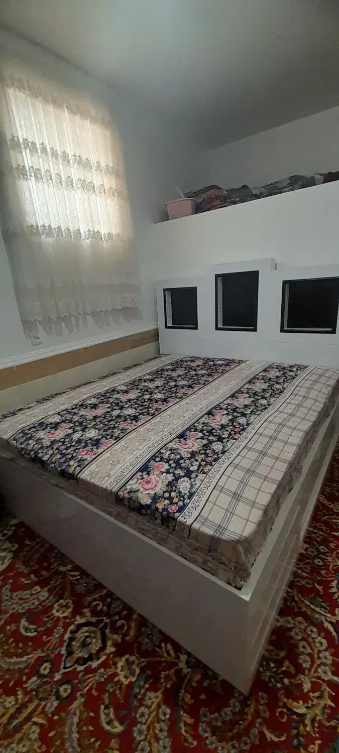 تختخواب بزرگترازدونفره نونو باتشک طبی فنردارعال|تشک تختخواب|میبد, |دیوار