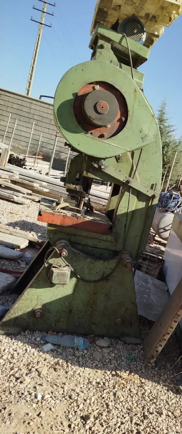 پرس 30 تن، پمپ باد|ماشینآلات صنعتی|صدرا-فارس, فاز ۱|دیوار