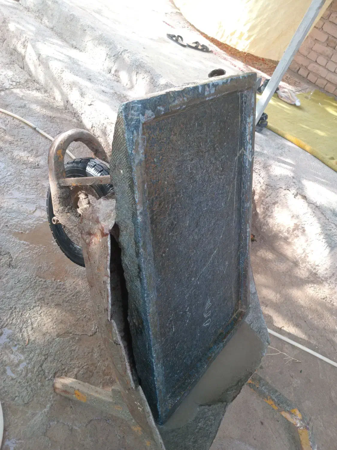 عکس سنگ قدیمی|کلکسیون اشیاء عتیقه|چناران, |دیوار