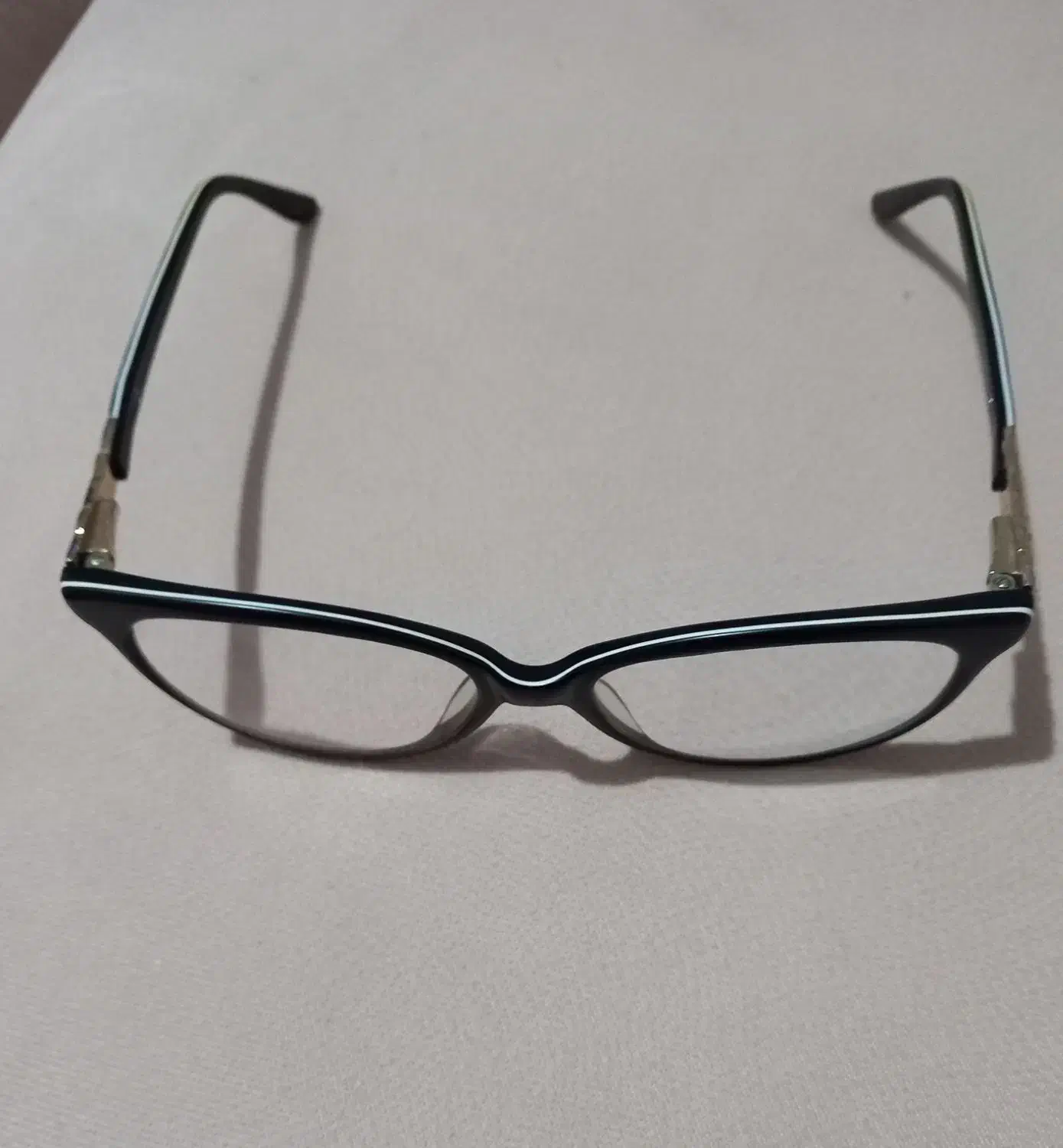 فرم عینک|زیورآلات و اکسسوری|رشت, حومه رشت|دیوار