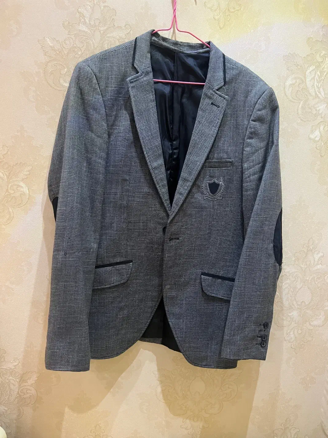 تعدادی کت تک ترک|لباس|ری, فیروزآبادی|دیوار