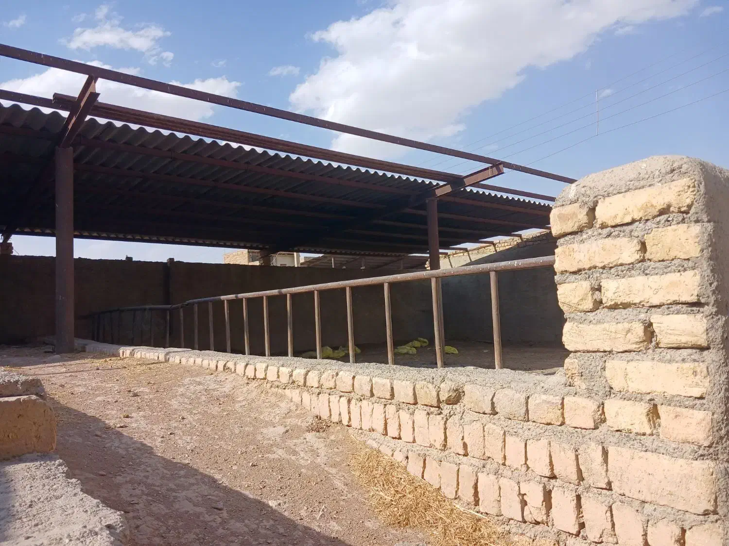 گاوداری ۲ هزار متری ،جهت مصارف صنعتی|فروش دفتر صنعتی، کشاورزی، تجاری|اصفهان, قلعه نو|دیوار