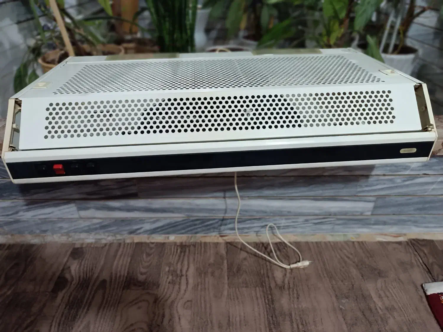 هود بیمکث|هود|کرمانشاه, |دیوار