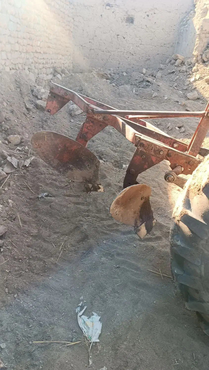 گاو اهن سه خیش|ماشینآلات صنعتی|روانسر, |دیوار