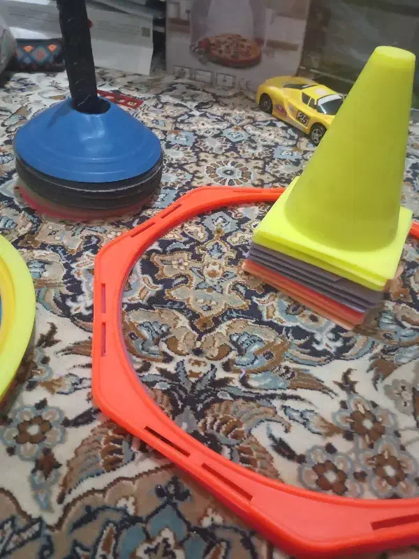 لوازم تمرینی فوتبال حلقه مانع ....|ورزشهای توپی|کرج, کوی امامیه|دیوار