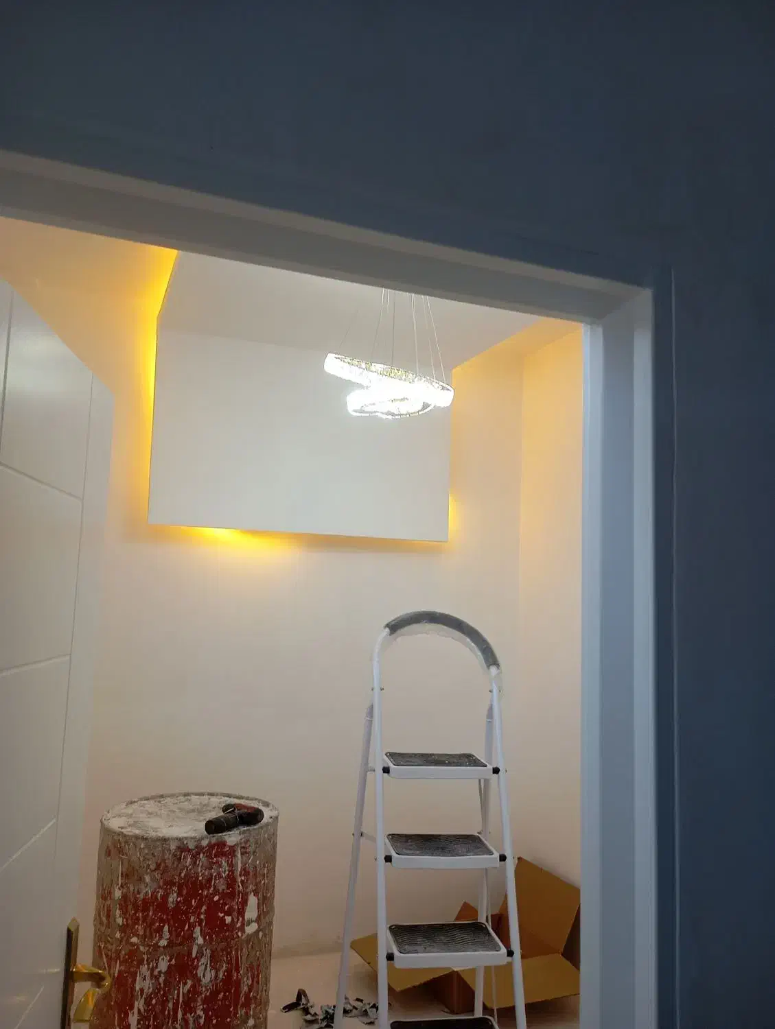 سیم کشی ساختمان|خدمات پیشه و مهارت|تبریز, |دیوار