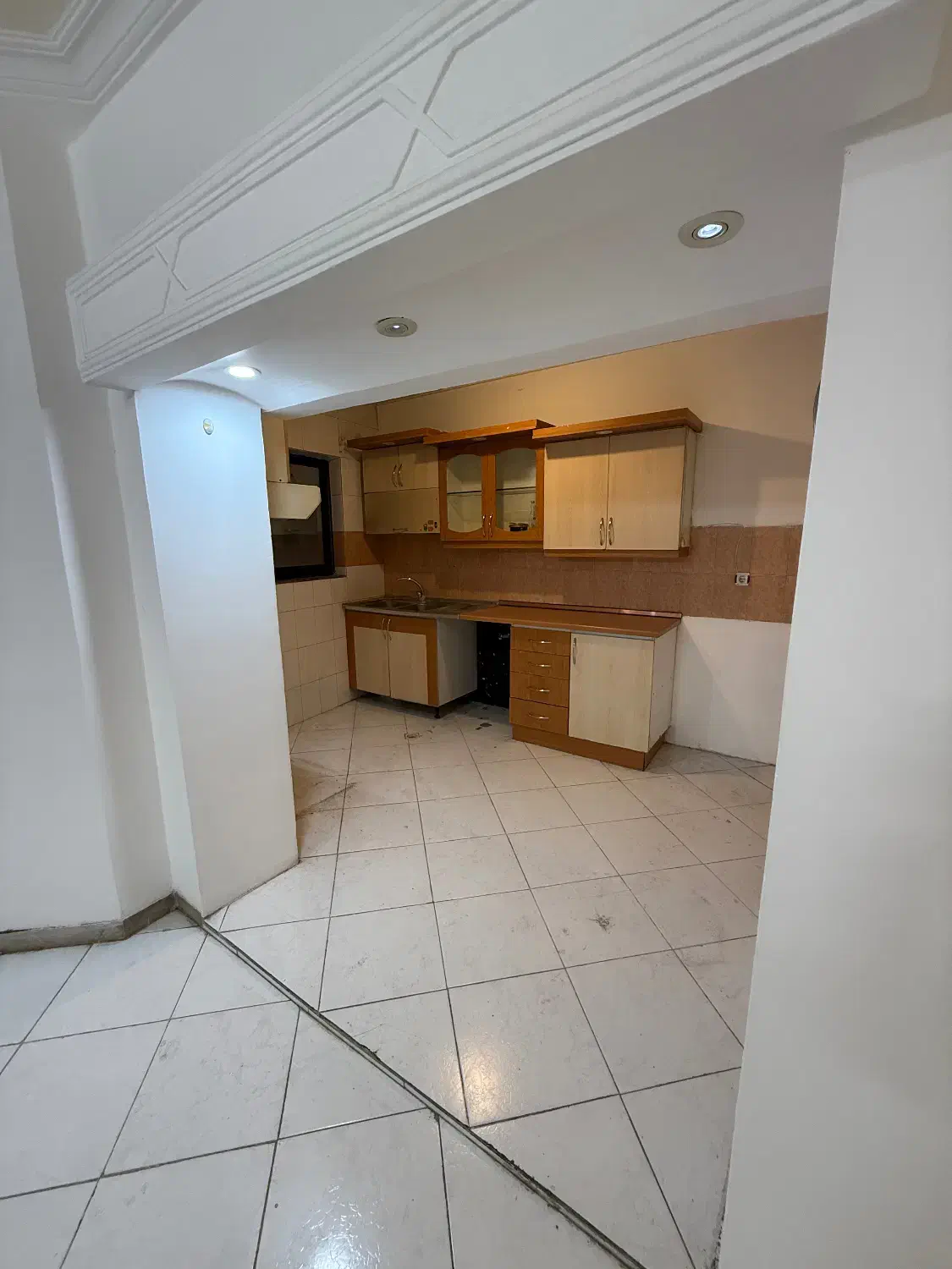 اجاره ۹۰ متری اسپه کلا نزدیک به طبری|اجارهٔ آپارتمان|آمل, |دیوار