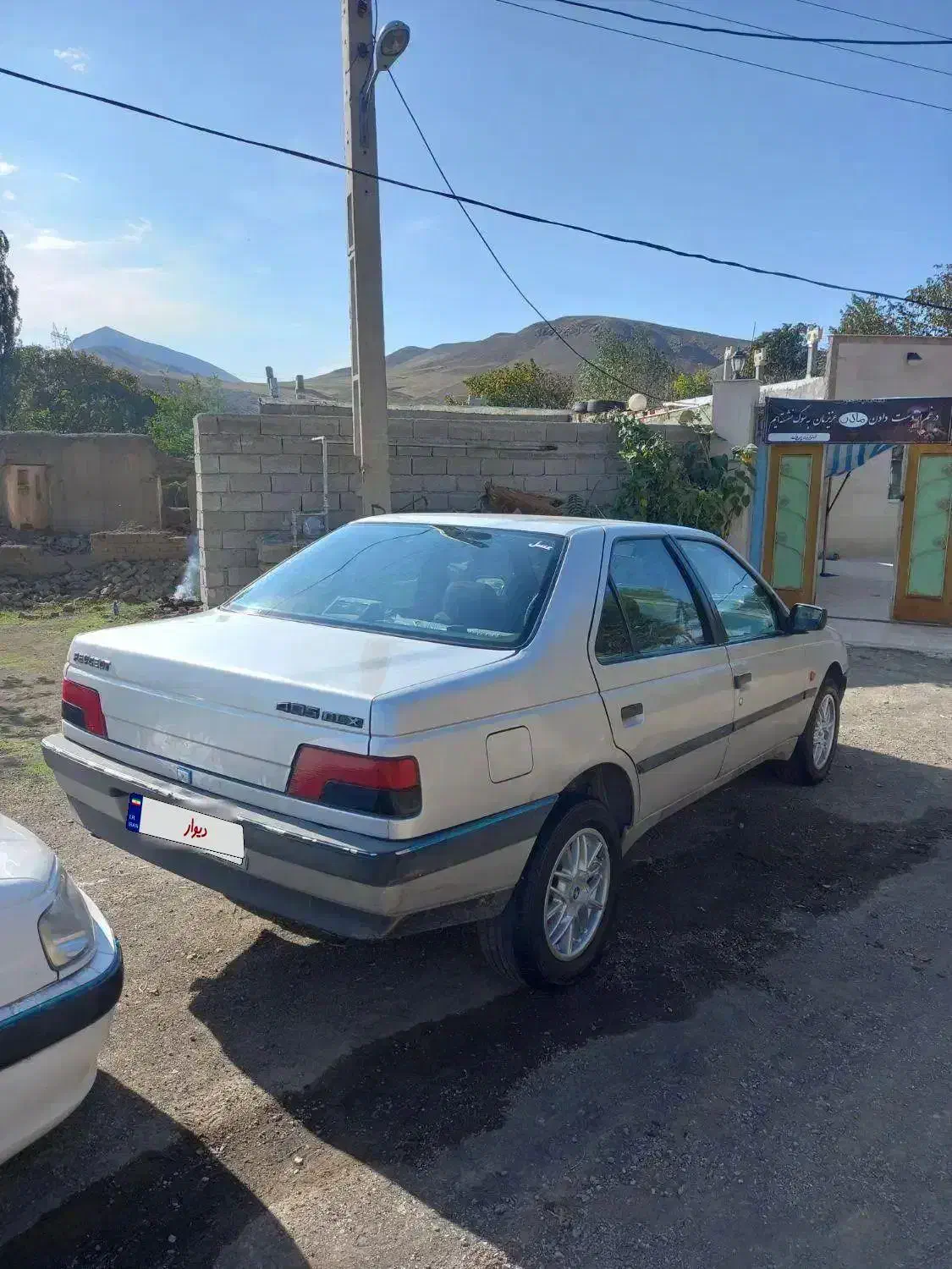 پژو405مدل88فقط نصف گلگیرعقب زنگ|خودرو سواری و وانت|اردبیل, |دیوار