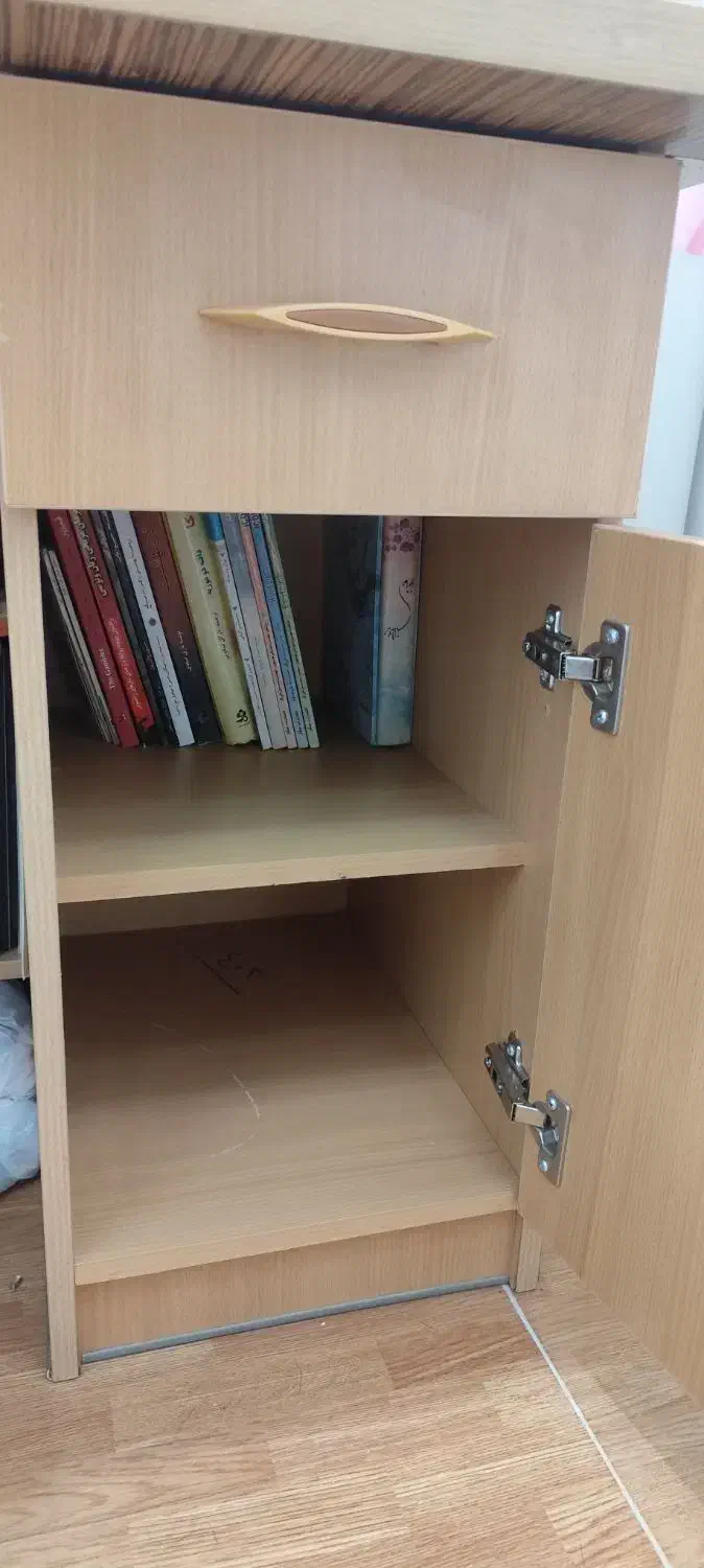 میز|میز تحریر و کامپیوتر|رشت, چمارسرا|دیوار