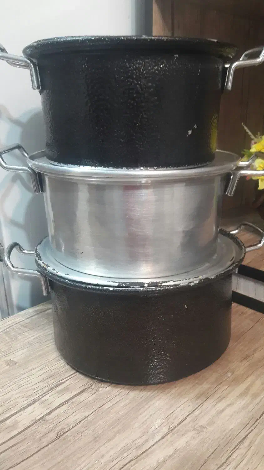 قابلمه روحی|ظروف پخت‌وپز|قروه, |دیوار