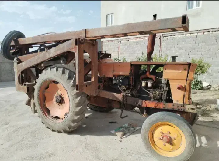 حفاری چاه آب و ساخت انواع دستگاه حفاری تراکتوری و|خدمات پیشه و مهارت|کازرون, |دیوار