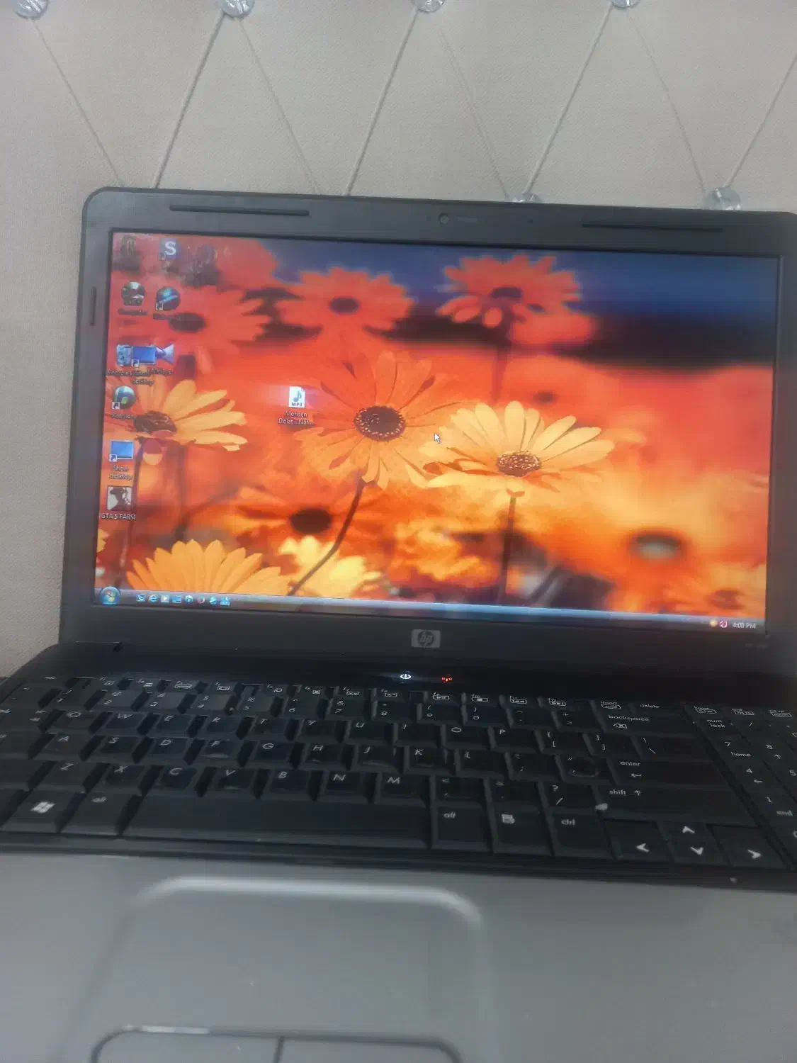 لبتاب|رایانه همراه|تربتحیدریه, آغوی|دیوار