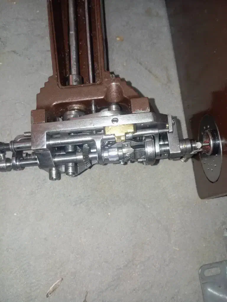 چرخ کشوک دوزی|چرخ خیاطی و ریسندگی|هیدوچ, |دیوار