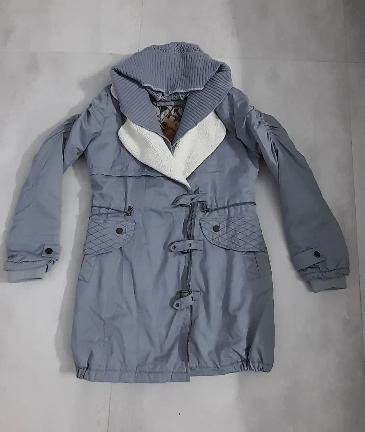 کاپشن|لباس|تایباد, |دیوار