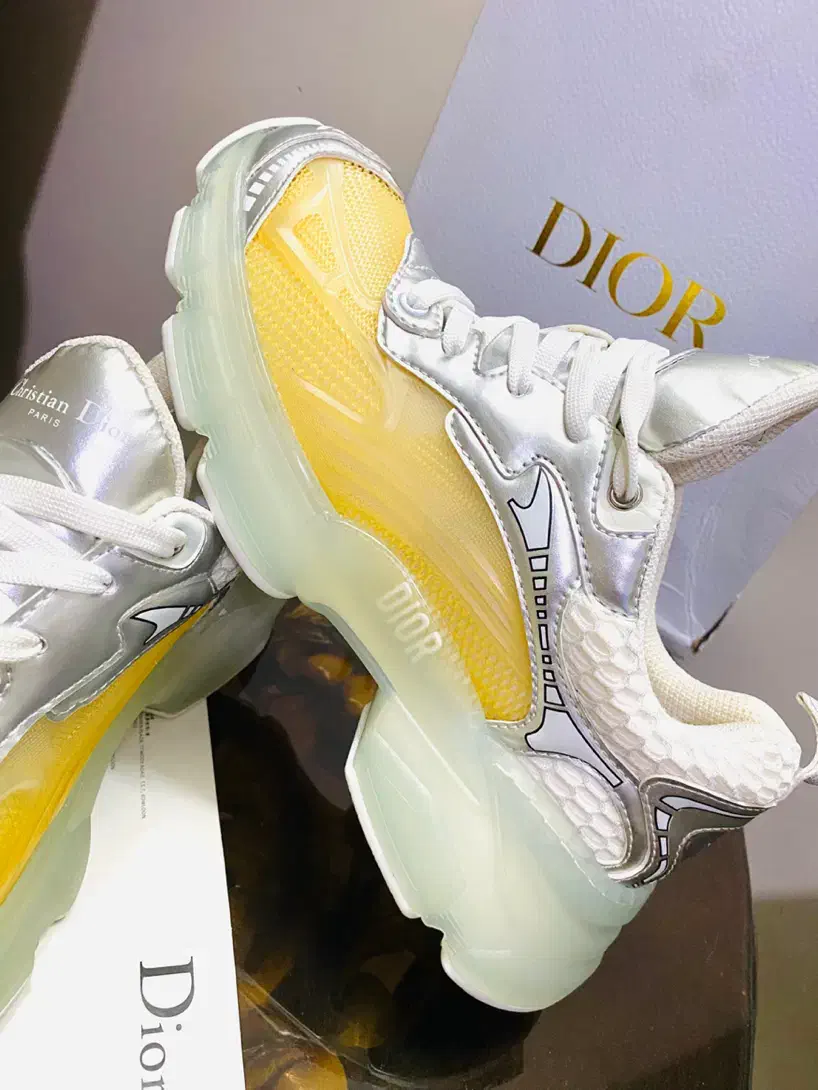 کتونی کریستین دیور Dior اورجینال  معاوضه|کیف، کفش، کمربند|تهران, شهرآرا|دیوار