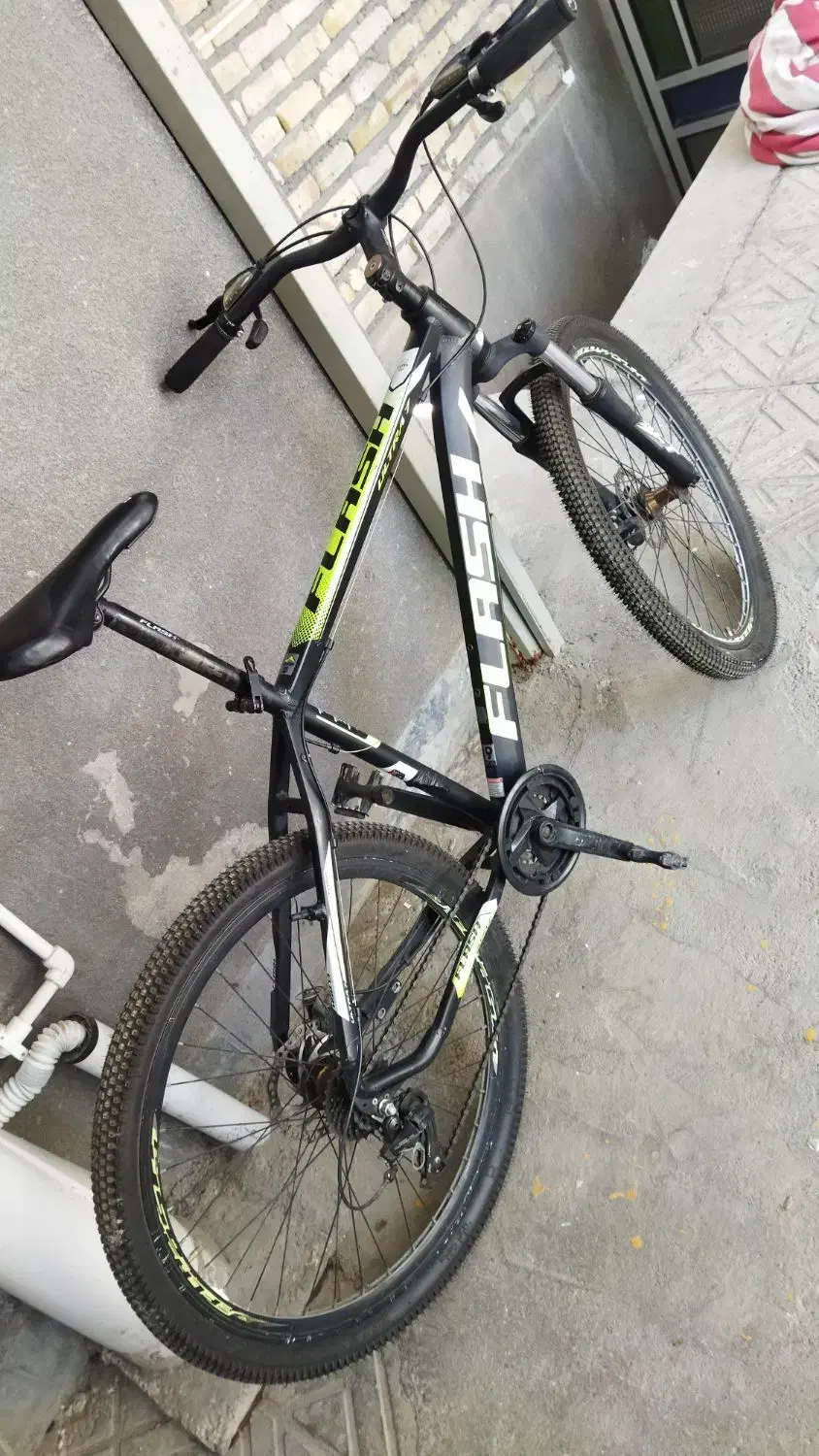 دورچرخه ۲۶ فلش  حرفه ای|دوچرخه، اسکیت، اسکوتر|ساوه, |دیوار